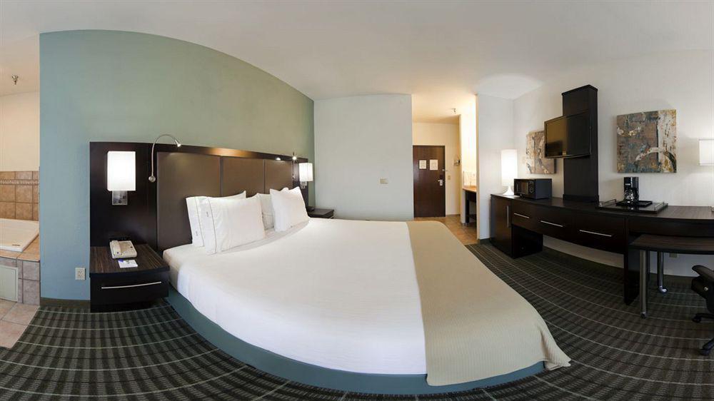 Holiday Inn Express Monticello By Ihg Экстерьер фото