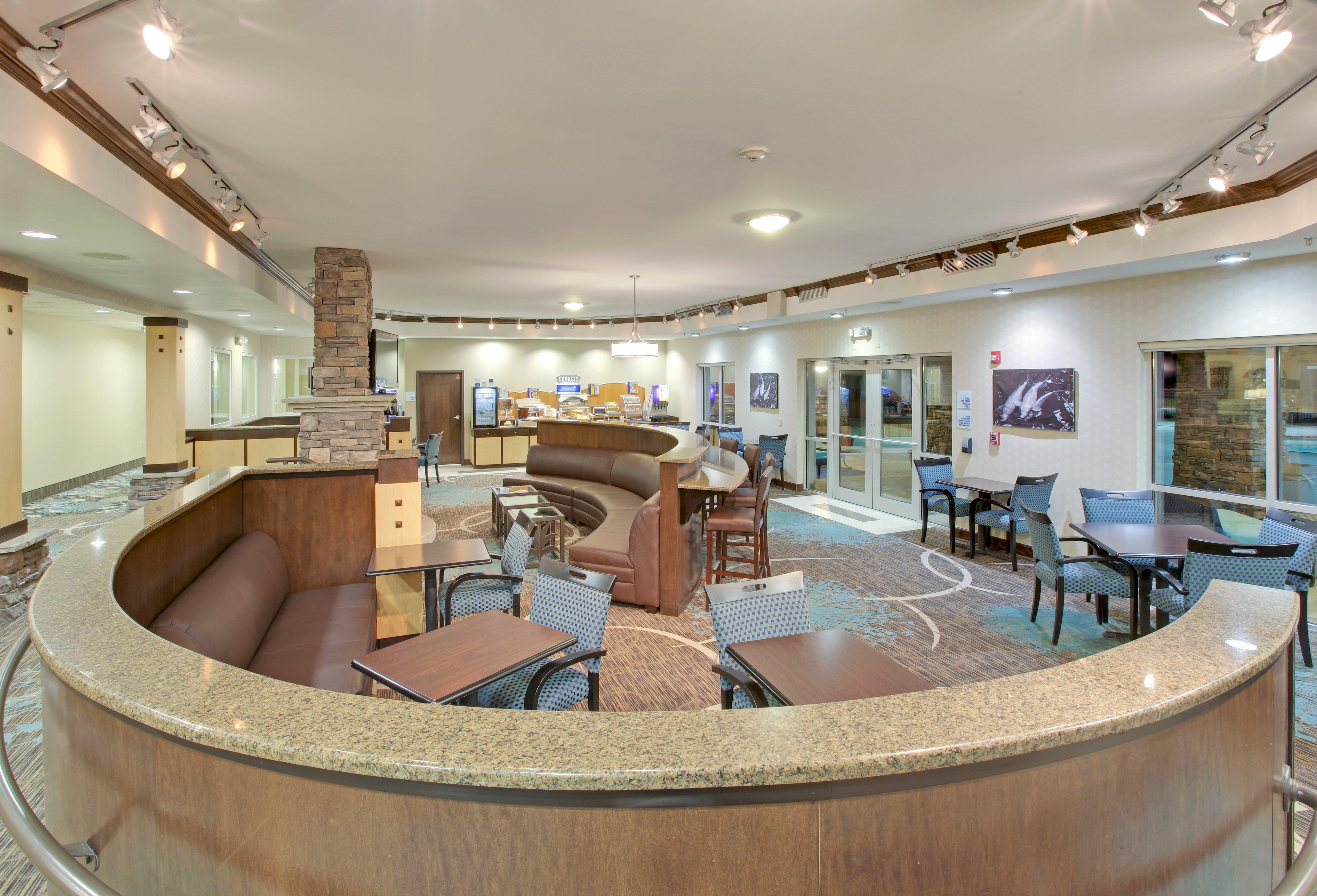 Holiday Inn Express Monticello By Ihg Ресторан фото