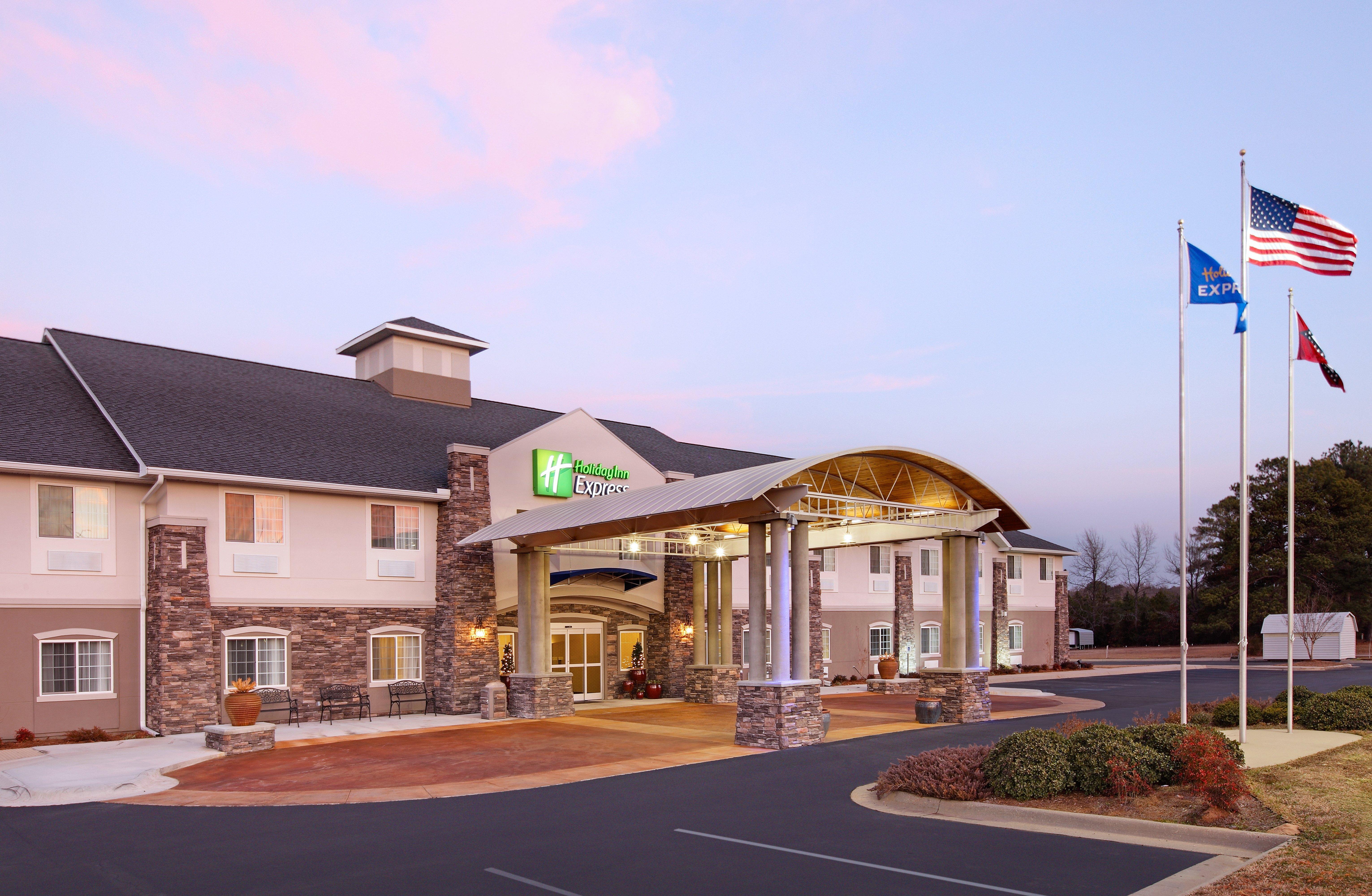 Holiday Inn Express Monticello By Ihg Экстерьер фото