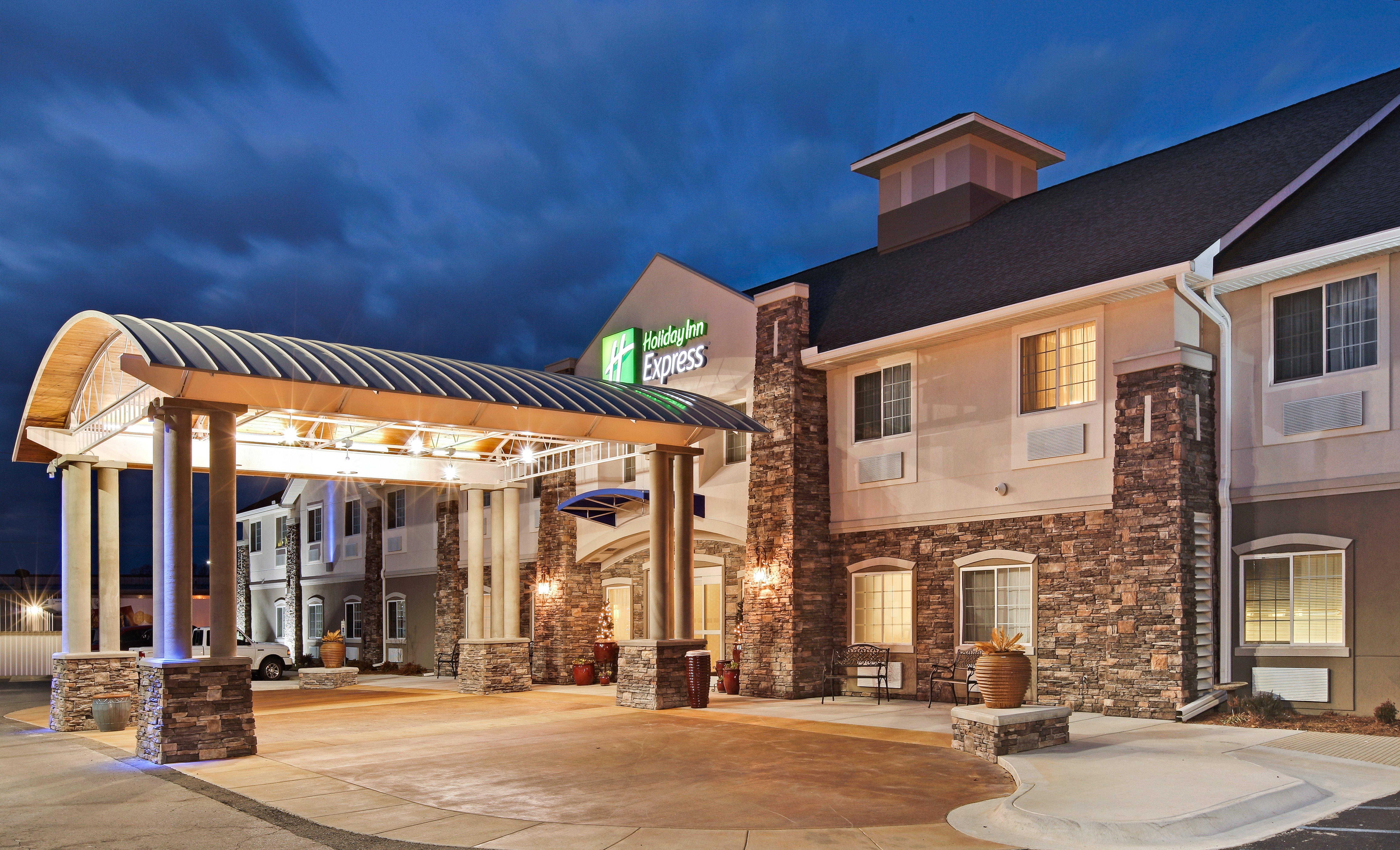 Holiday Inn Express Monticello By Ihg Экстерьер фото