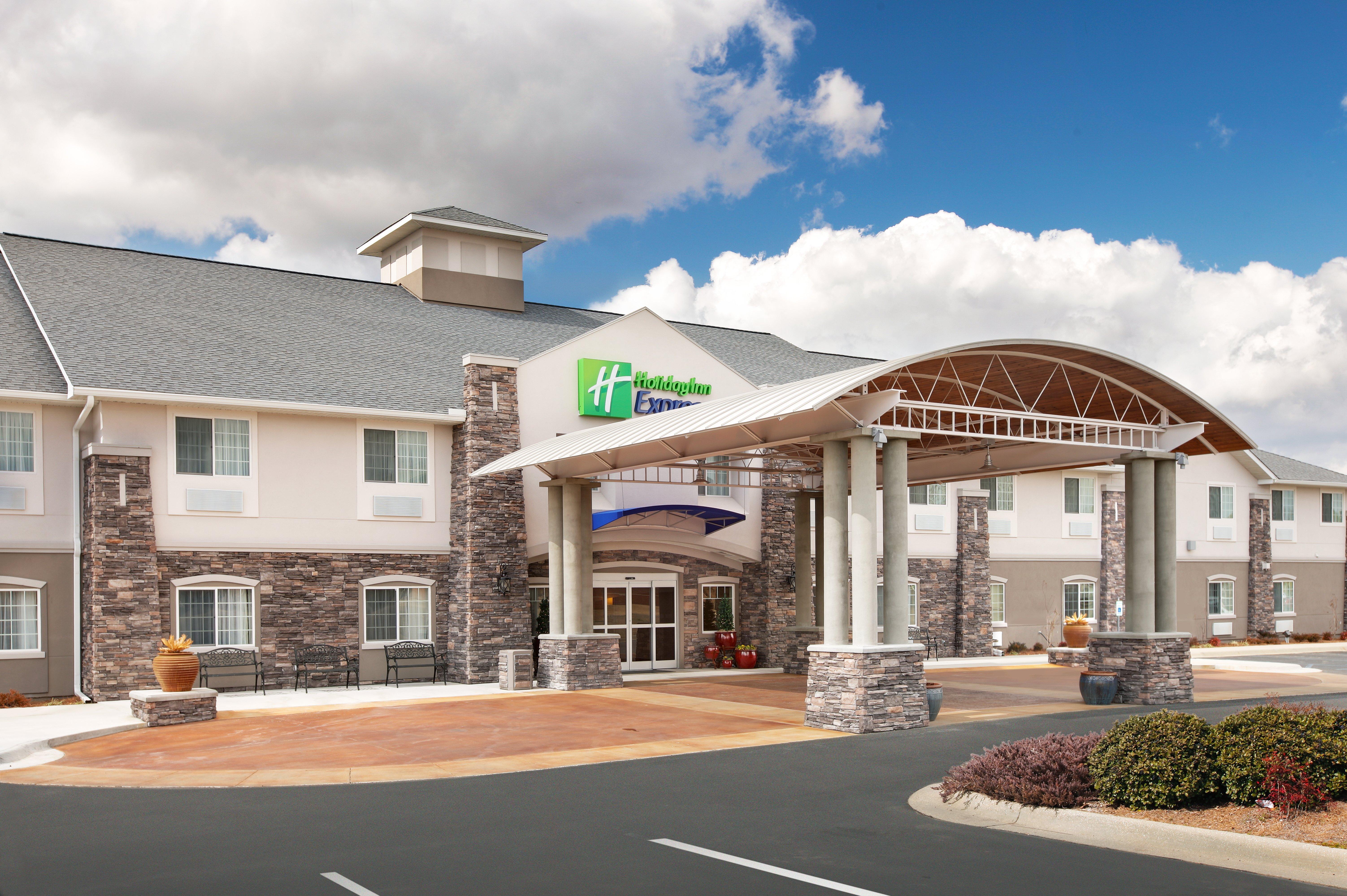 Holiday Inn Express Monticello By Ihg Экстерьер фото